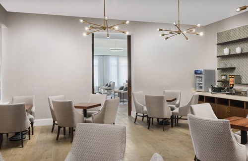Yamacraw Village Apartment | Southern Hospitality with Modern Sensibilities