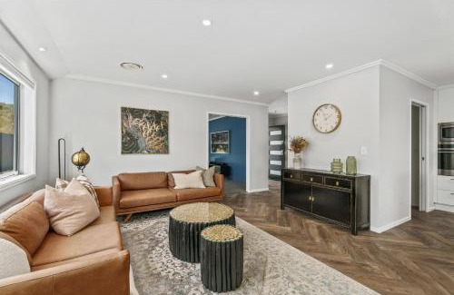 Lower Shotover House | Southern Lakes Escape - Queenstown Holiday home