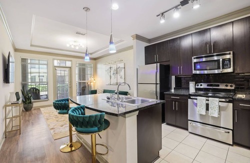 Dunwoody Apartment | Southern Luxury in North Atlanta!