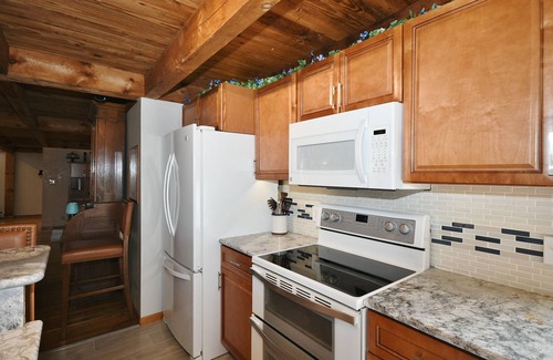 Strabane Other | Southern Pines Spacious 5-bedroom farmhouse in amazing Washington, PA with AC.