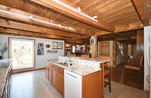 Strabane Other | Southern Pines Spacious 5-bedroom farmhouse in amazing Washington, PA with AC.