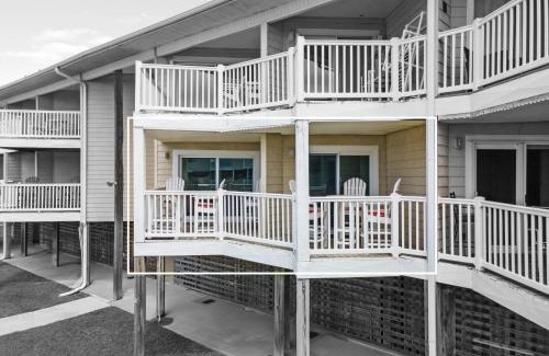 Long Beach House | Southern Shores Oak Island Oceanfront with Pool Villa