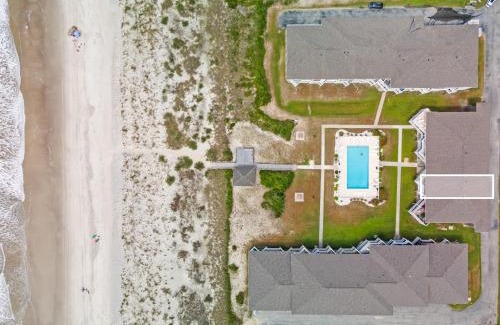Long Beach House | Southern Shores Oak Island Oceanfront with Pool Villa