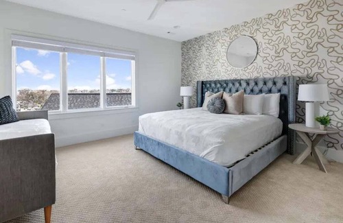 Historic Waverly House | SOUTHERN SLEEK-PRIVATE BALCONY-12TH SOUTH DISTRICT