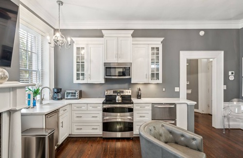 Charleston Historic District Apartment | Southern Sweetgrass the Heart of Charleston