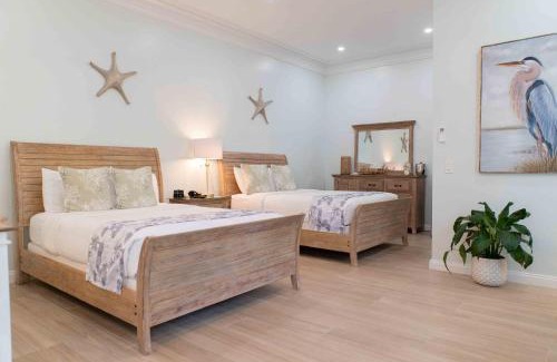 Uptown - Upper Duval Bed & Breakfast | Southernmost Point Guest House & Garden Bar