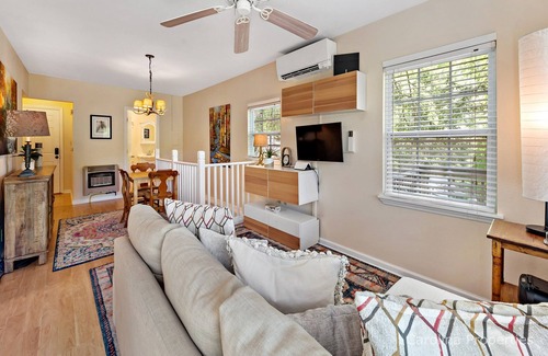 Bat Cave Cabin | Southfork Cottage - Big Mountain and River Views!