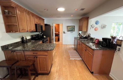 Southold House | Southold retreat- Indoor/outdoor living near immaculate beaches & wineriesnnnn