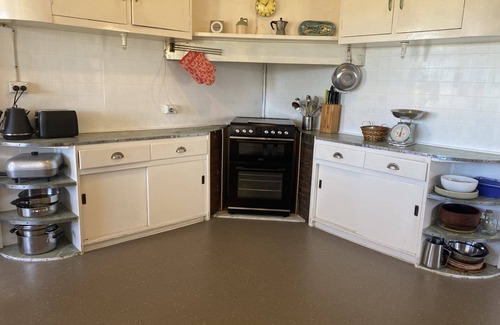 Wangolina House | Southolme - Pets welcome - Outside & Laundry Only. Holiday on a budget!