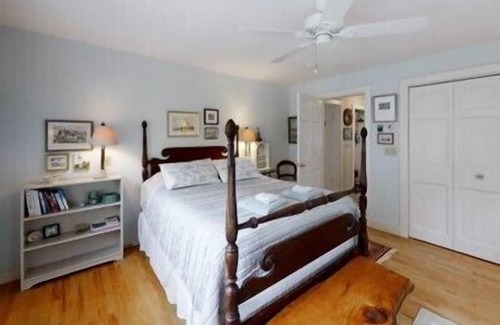 Southport House | Southport Island Cottage- Walkable to Cozy Harbor