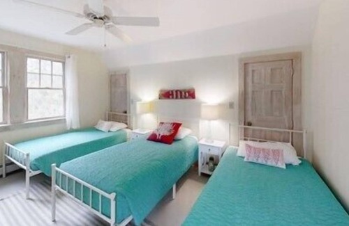 Southport House | Southport Island Cottage- Walkable to Cozy Harbor