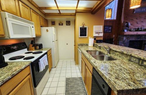 Harbor Springs Apartment | Southridge 21