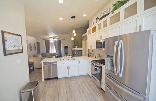 Greenacres House | Southwest 2 Bedroom 1 Bathroom house Pets Ok