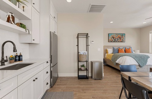 St. George House | Southwest Casita: Desert Color Lagoon + Beaches