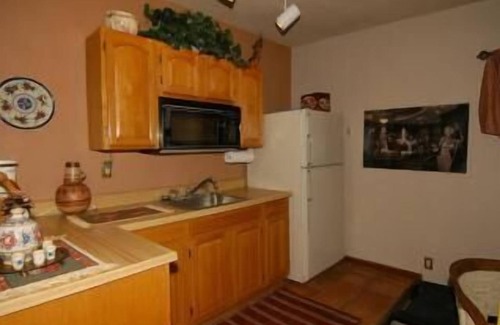 Tucson Apartment | Southwest Casita Oasis