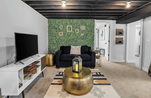 Englewood House | Southwest Denver Sanctuary - 2 King Bed + 1 Bath Basement Level Stay