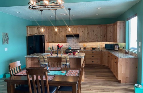 Kanab House | Southwest Villa in Kanab, Utah near Zion, Bryce, the Grand Canyon andmore! Priva