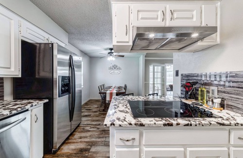 North Richland Hills House | Southwestern Pool Oasis: Close to DFW, Six Flags, Cowboys, Rangers, Stockyards