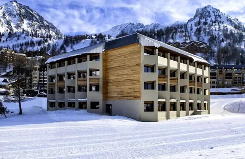 Isola Apartment | SOWELL RÉSIDENCES New Chastillon* - Studio Cabin 4 People Balcony