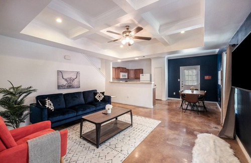 Medical Center District House | SP1 20% OFF New 3BR Home for Families or Large Groups 5-mins from Methodist
