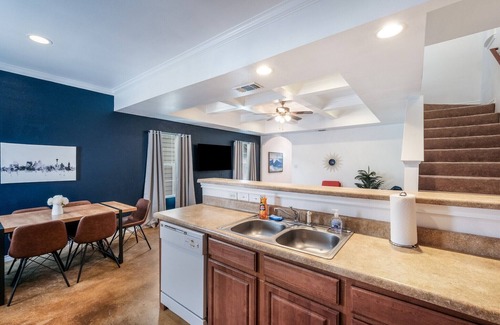 Medical Center District House | SP1 20% OFF New 3BR Home for Families or Large Groups 5-mins from Methodist