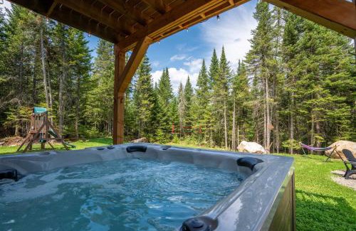 Lac-Swell Ski Chalet | Spa Foosball Pool table Game Room - Le Kouzy