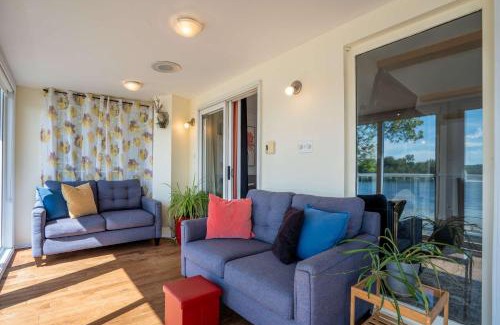 Saint-Remi-de-Tingwick Ski Chalet | Spa & Lake Access - Le Chic Shack des 3 lacs