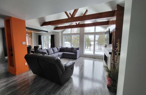 Saint-Zacharie Ski Chalet | Spa & Nature Waterfront - Le Chalet Le Shack