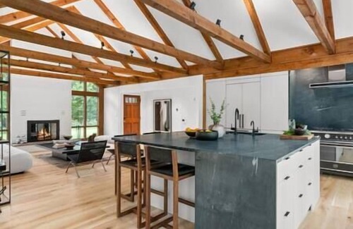 Woodstock House | Spa ranch | hot tub, steam, wetroom, chef kitchen