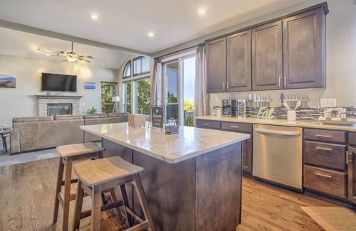 Southwest Colorado Springs House | Space Command