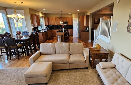 Lakewood House | Spaces Beautiful Home in Steilacoom/Lakewood