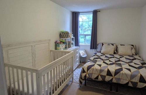 Bradford House | Spacious 3 Bedroom Home and Yard. Great for entertaining large groups