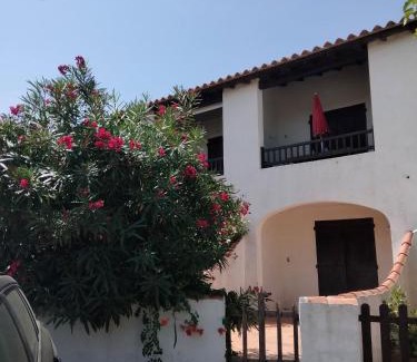 Saintes-Maries-de-la-Mer Apartment | Spacieux appartement tout confort proche plage et centre ville Wifi Animaux bienvenus Produits locaux à découvrir