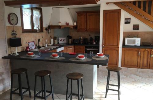 Saint-Nabord House | Spacieux Gîte Proche Forêt avec Sauna, Baby Foot et Activités Extérieures - À 10 min de Remiremont - FR-1-589-293