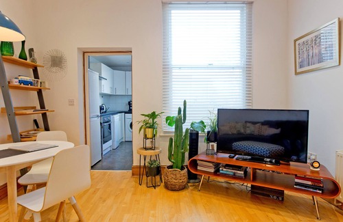 Canonbury House | Spacious 1 bed & sofa bed BOOK for Summer