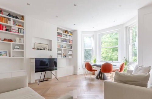 Belsize Apartment | Spacious 1 Bedroom Apartment Near Primrose Hill