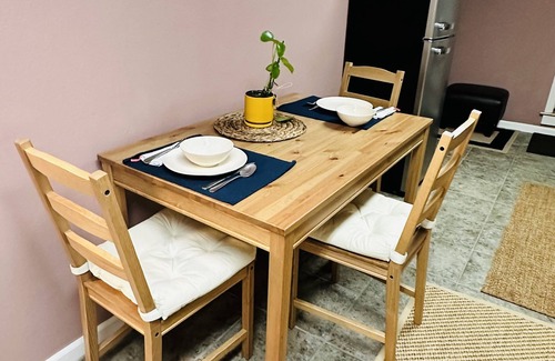 Alameda Apartment | Spacious 1 Bedroom Apt in Alberta/Alameda Neighborhood