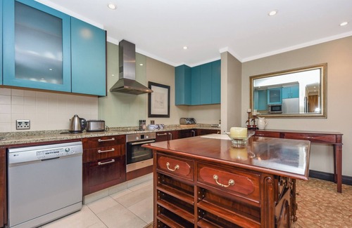 Sandown Apartment | Spacious 1 Bedroom at The Raphael