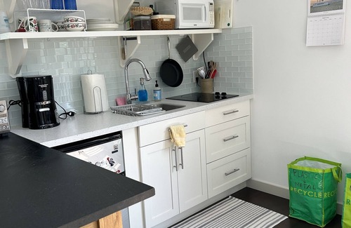 Nantucket Town Apartment | Spacious 1 bedroom/bath loft apartment 1 mile to town with outdoor deck & shower
