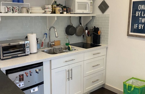 Nantucket Town Apartment | Spacious 1 bedroom/bath loft apartment 1 mile to town with outdoor deck & shower