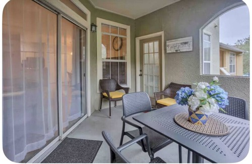 Clearwater Condo | Spacious 1 bedroom condo, walk to the water!