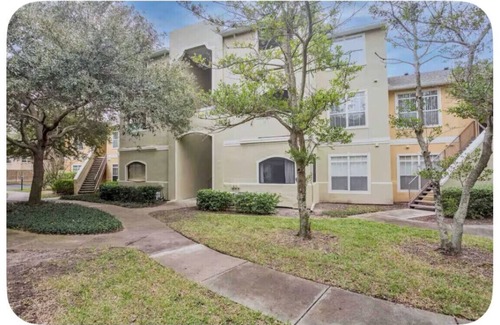 Clearwater Condo | Spacious 1 bedroom condo, walk to the water!