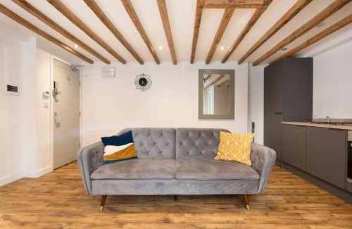 Banbury Apartment | Spacious 1 Bedroom Flats by Banbury High Street