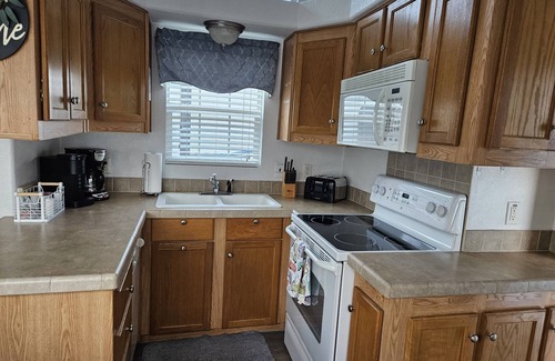 Kissimmee Resort | SPACIOUS 1 BEDROOM HOUSE GOLF CART IN DISNEY AREA 5 STAR RATED MILL CREEK RESORT
