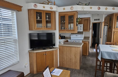 Kissimmee Resort | SPACIOUS 1 BEDROOM HOUSE GOLF CART IN DISNEY AREA 5 STAR RATED MILL CREEK RESORT