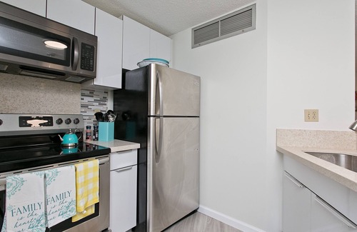 Downtown Honolulu Condo | Spacious 1-Bedroom in Downtown Honolulu - Perfect for Families and Travelers!