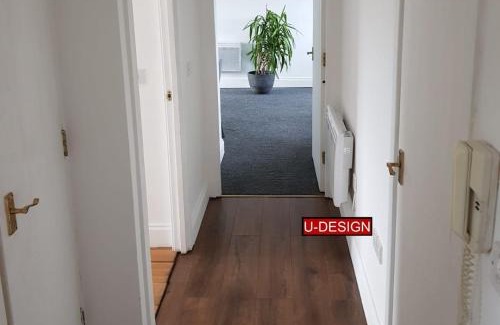 Luton Apartment | Spacious 1 Bedroom - Luton and Dunstable Hospital
