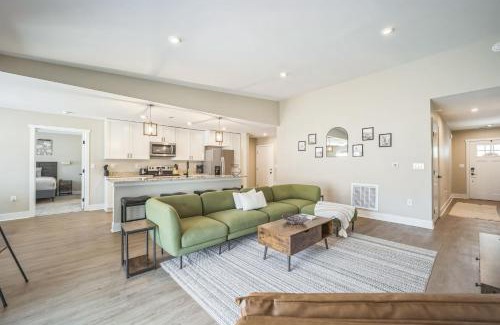 Williamsburg House | Spacious 10BR 10BA Combined Condos in Traverse City