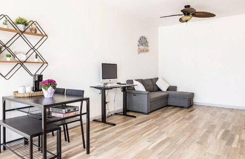 Baldwin Park House | Spacious 1bedroom guest house home with hot tub and full kitchen.