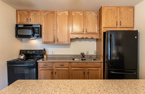 Truckee Condo | Spacious 1BR Condo w/Partial Lake View #222 at Donner Lake Village